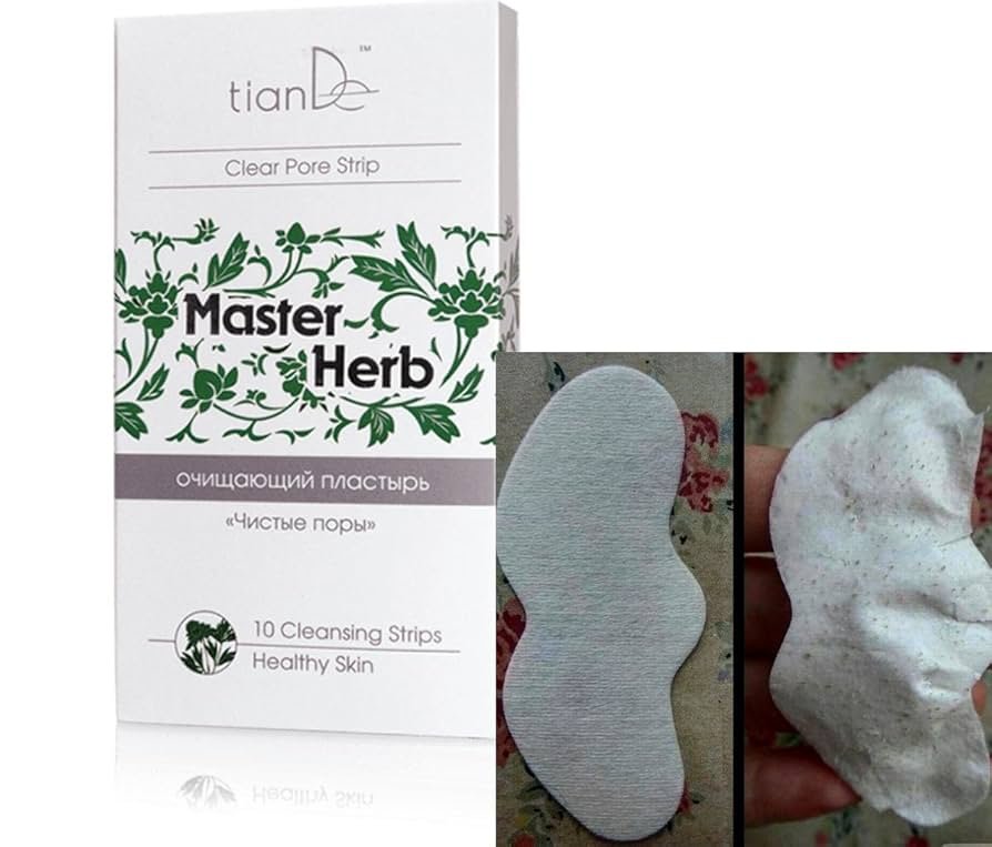 Contoured charcoal nose strips for blackheads shaped to fit the nose evenly.